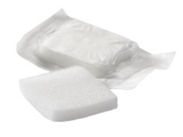 MEDICAZIONE IN COMPRESSE DI POLIURETANO ESPANSO FORMATO DA RETICOLI CELLULARI A NIDO D'APE 10PZ 5X5X1CM STERILE - Farmacia Artemisia di Montecuollo Dott. Angelo snc