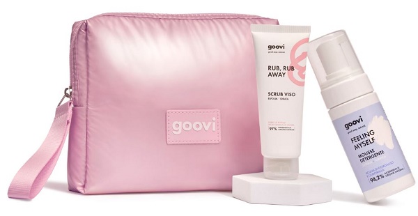 GOOVI BOX NATALE 2025 DETERSIONE 1 MOUSSE DETERGENTE 100 ML + 1 SCRUB VISO 75 ML + 1 POCHETTE - Farmacia Artemisia di Montecuollo Dott. Angelo snc
